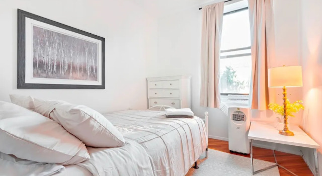 Prime Location Upper Manhattan Furnished Apartment, Забронировать Апартаменты/квартира Отели Нью-Йорка с парковкой, рядом с Парк братьев Кольер, Парковка