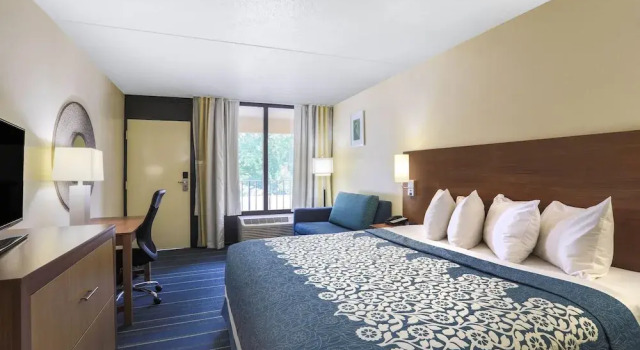 Двухместный люкс Days Inn by Wyndham Newark Wilmington