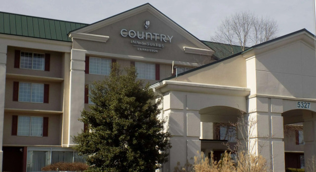 Country Inn & Suites by Radisson, Fredericksburg South (I-95), VA, Забронировать Отель Фредериксберг Виргиния, рядом с Spotsylvania Regional Medical Center