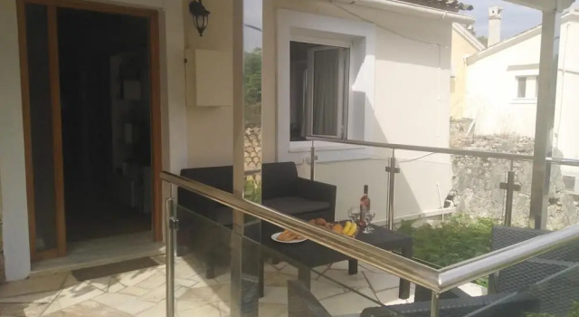 Апартаменты Porto Walk to Beach Sea Views A C Wifi Car Not Required - 385