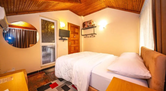 Двухместный номер Standard Hotel Pik Loti