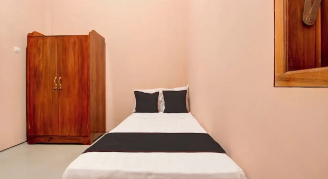 Номер Standard Hotel O Guesthouse Alun Alun Purwokerto