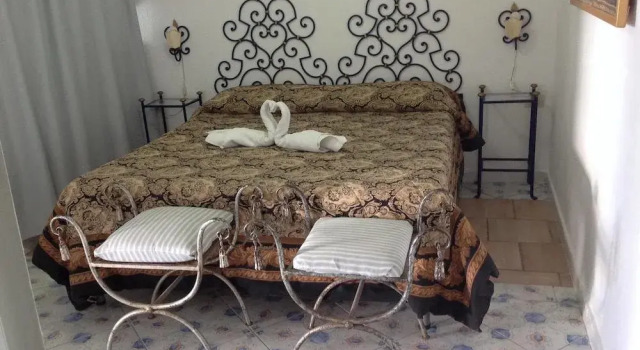B&B La Guardia, Book Bed and Breakfast Hoteller i Capri med parkering, Parkering