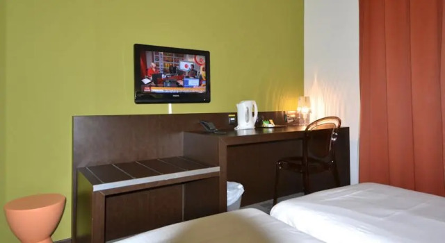 Hotel Europa, Rezervovat Hotel La Louviere 