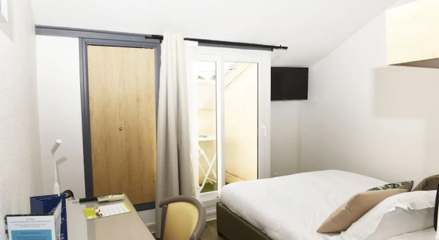 Номер Economy Azur Hotel