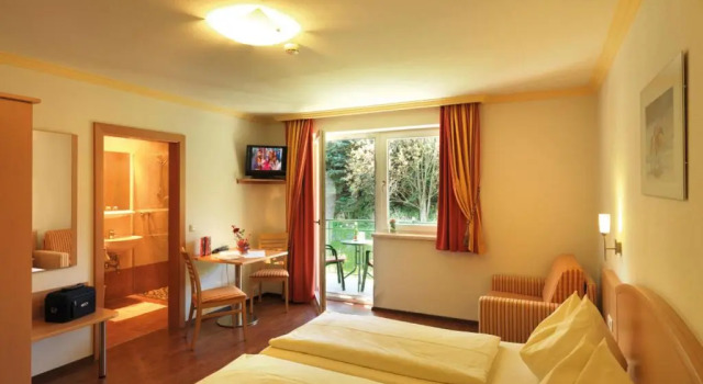 Hotel Hubertus, Забронировать Отель Санкт-Иоганн-им-Понгау Salzburger Sportwelt, рядом с 2-кресельный подъемник Ханбаум