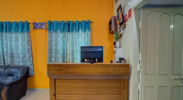 Executives Palace by OYO Rooms