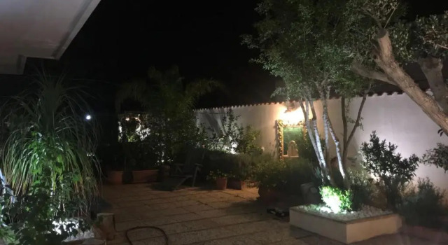 Апартаменты Holiday & House - Imparato Carini Costa Verde - Appartamento con giardino privato - porzione di Villa residenziale a pochi passi dal mare