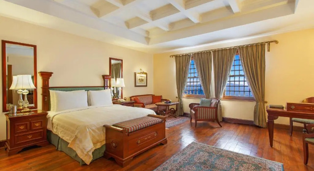 Номер Premier с красивым видом из окна The Oberoi Cecil