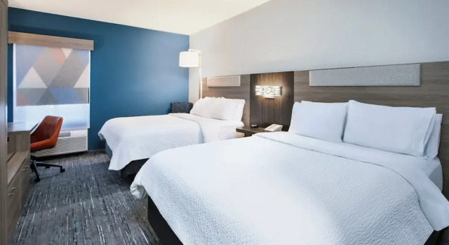 Четырёхместный номер Standard Holiday Inn Express Silver City by IHG