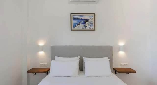 Люкс c 1 комнатой с балконом и с видом на море Zatrikion Santorini Villas