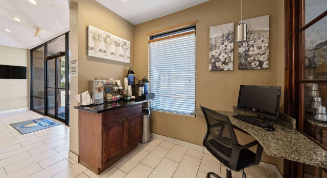 Days Inn by Wyndham Round Rock