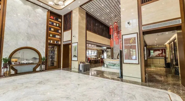 Century Runhua Hotel