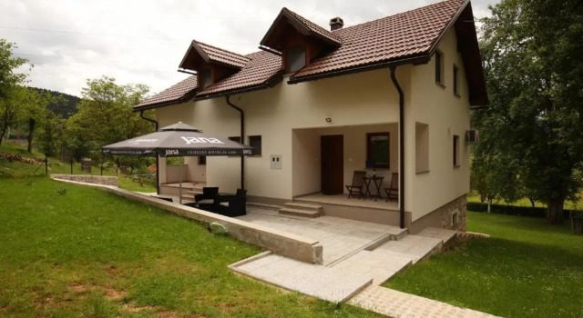 Holiday House Marija, Rezerwuj Apartament Otocac 