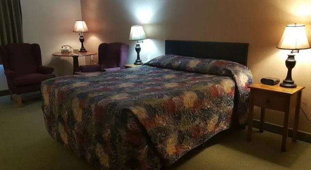 Eagle's Lodge Motel