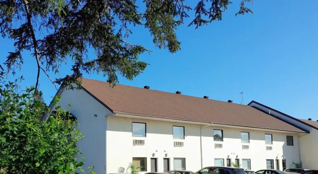 Hotel Le Must, Boek Hotel Saint-Marc-des-Carrières 