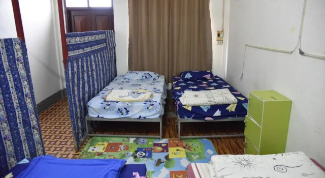 Кровать в общем номере yummy bagpackers hostel