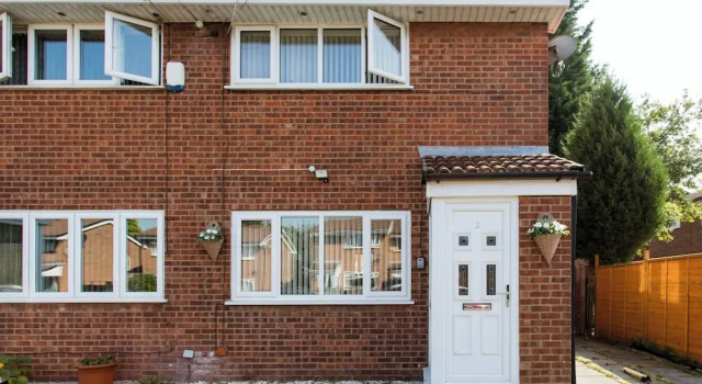 2 Bedroom Holiday Home Eith 3 Beds & Sofa Bed Near Manchester City Stadium