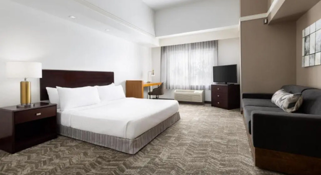 Люкс SpringHill Suites Fresno