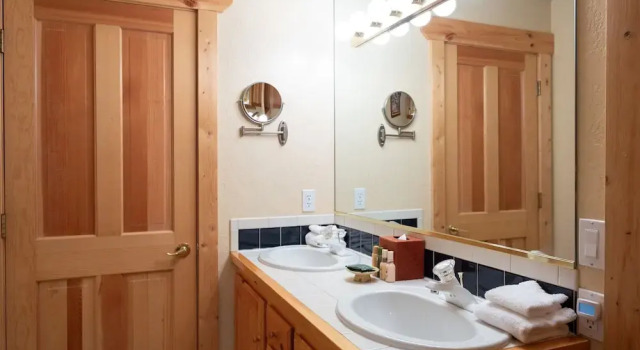 Номер Standard Bristlecone at Deer Valley Resort - Three Bedroom Condo with Hot Tub #101 3 Condo