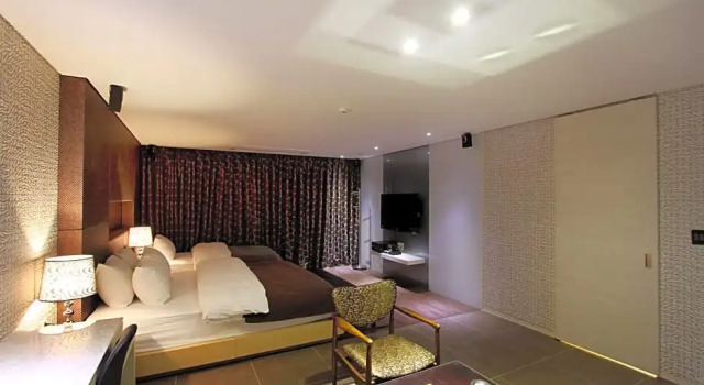 Трёхместный люкс Uijeongbu Latree Hotel