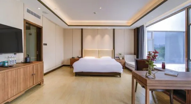Семейный люкс Yilong An'yun Hongcun  Wild Luxury Resort