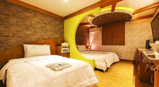Moon Hotel