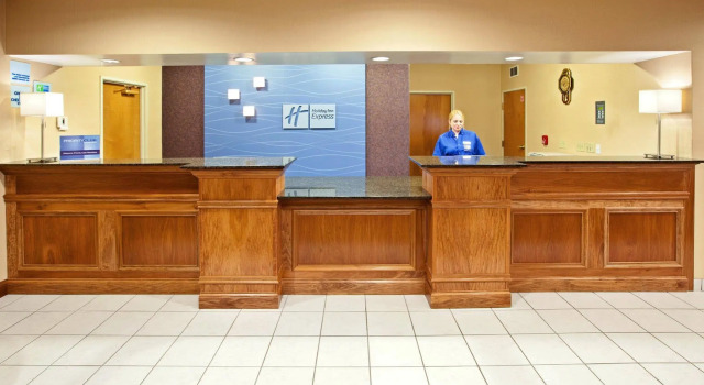 Holiday Inn Express Hotel & Suites Harrison by IHG