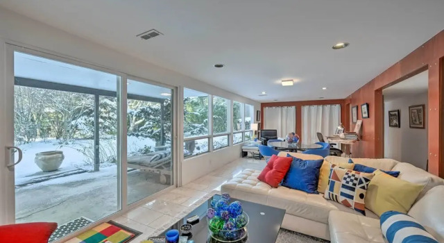 Коттедж Edmonds Apartment With Private Wine Cellar!