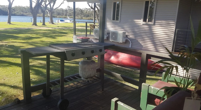 Апартаменты Bentley Waterfront Motel & Cottages