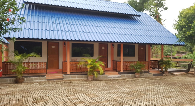 Banphu Montalang Resort