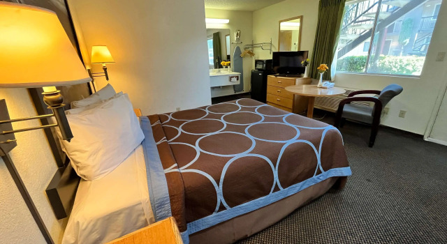 Super 8 by Wyndham Red Bluff, Buchen Sie Gasthaus Red Bluff Kalifornien