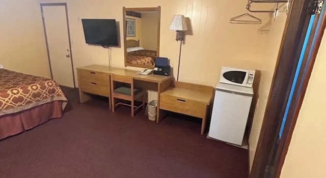 Трёхместный номер Standard Royal Rest Motel