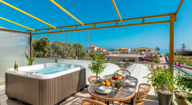 Четырёхместный люкс Luxury с 2 комнатами Aphrodite Studios & Suites - 140m from the beach, by ZanteWize