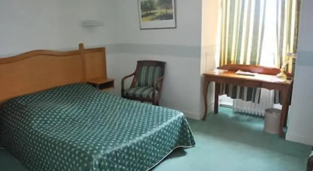 Двухместный номер Standard Logis Hôtel & Restaurant - Le Normandie
