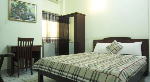 Hong Luan 2 Hotel, Забронировать Отель Tan Phu District 