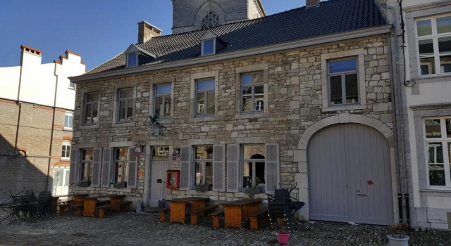 Le Dragon Limbourg - Luxurious & Cozy Holiday Home, Book Hotel Halloux Belgien