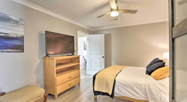 Коттедж Chic Charleston Home - Half Mile to Park Circle!