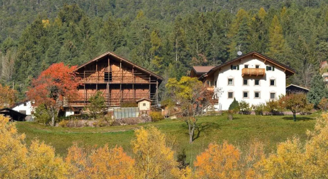 Sule Hof Agriturismo, Забронировать Отель Отели Ортизеи с парковкой, рядом с Подъемник Санкт-Ульрих - Зайзер Альм, Парковка