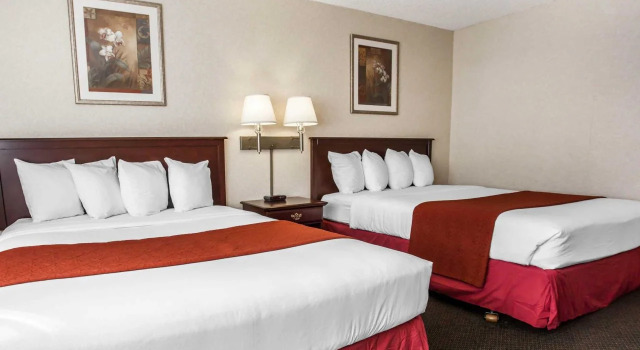 Quality Inn Olympia, Забронировать Отель Отели Олимпиа с завтраком, рядом с Фермерский рынок Олимпии, Завтраки