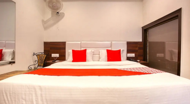 Номер Standard OYO 42743 Hotel Midway