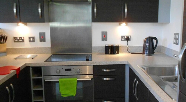 Zebra Serviced Apartments@Cove with FREE Netflix, Parking and Wi-Fi, Забронировать Апартаменты/квартира Фарнборо Суррей