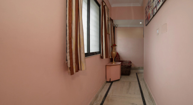 SPOT ON Shraddha Hotel