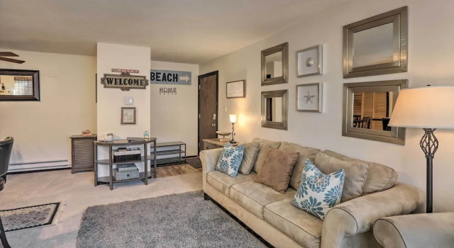 Comfy Lake Tahoe Condo w/ Private Beach Access!