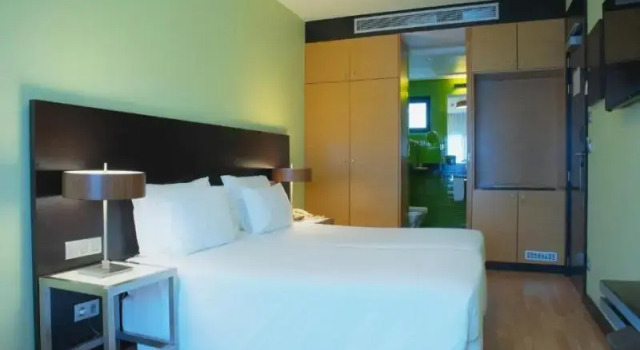Одноместный номер Superior с балконом SANA Capitol Hotel