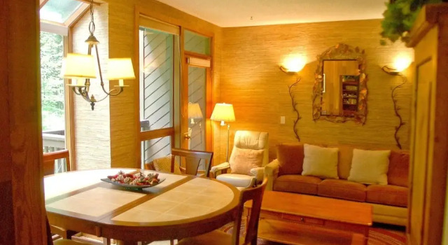 Snowater Condo #84 - Large Condo With Private Sauna and Soaker tub