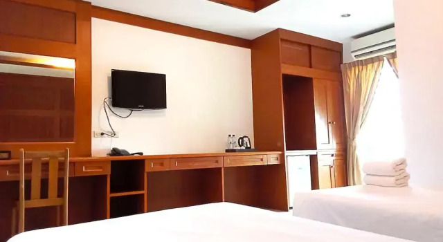 Двухместный номер Deluxe с балконом SB Living Place Hotel Phuket Town