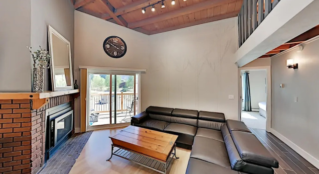 Top-floor Treehouse W/ Pool & Hot Tubs 2 Bedroom Condo