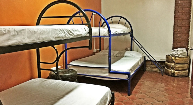 Postel ve společném pokoji Hostel Trotamundos