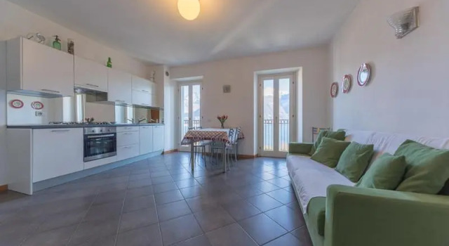 Casa Amarilla, Prenota Hotel Rezzonico Como